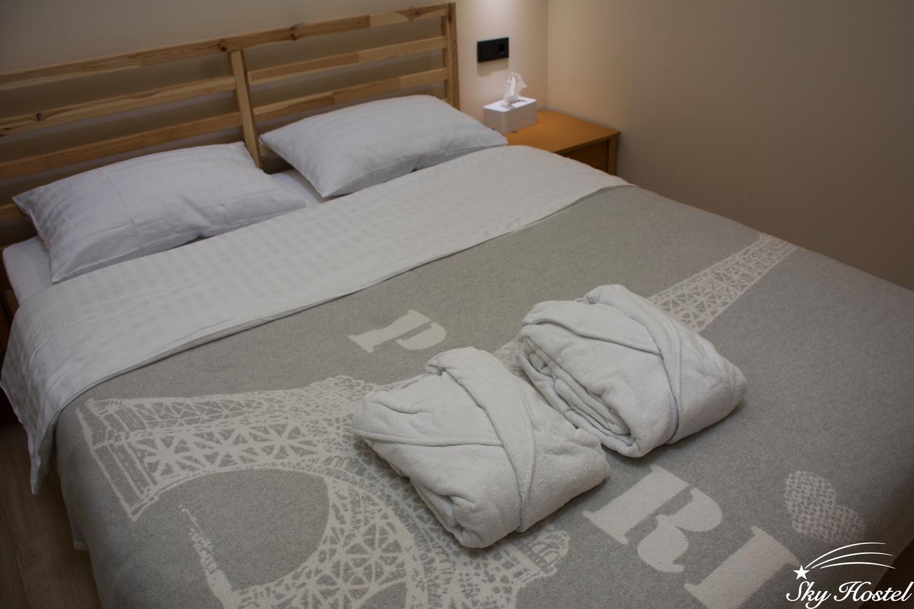 Sky Hostel Kijów Zewnętrze zdjęcie