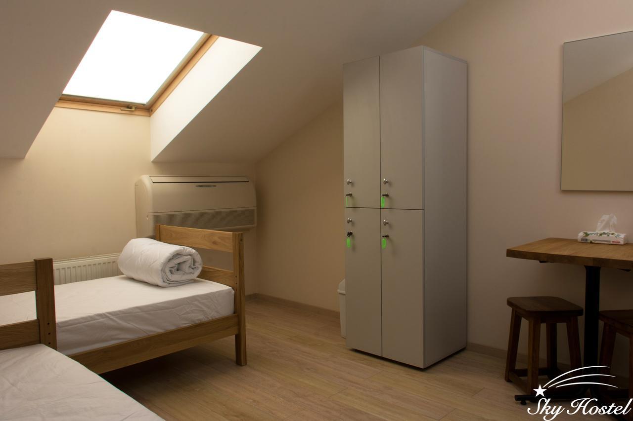 Sky Hostel Kijów Zewnętrze zdjęcie