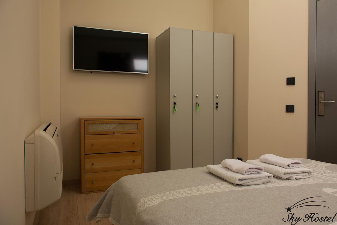 Sky Hostel Kijów Zewnętrze zdjęcie