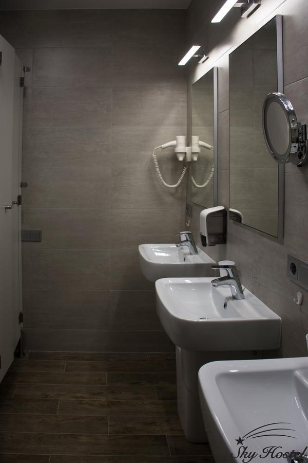 Sky Hostel Kijów Zewnętrze zdjęcie